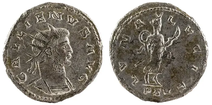 Antoniniano del emperador Galieno con busto radiado en el anverso y divinidad en el reverso, siglo III d. C.