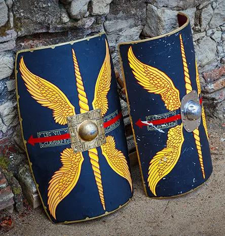 Escudo romano en una recreación histórica durante Emerita Lvdica en Mérida.